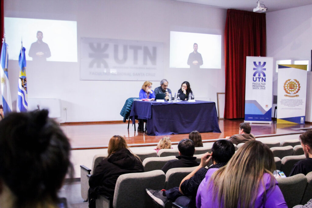 Las audiencias de la Patagonia tuvieron su espacio de escucha en la UTN 